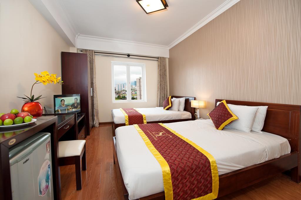 Truong Son Tung 1 - Beautiful Beach Hotel Da Nang Room photo