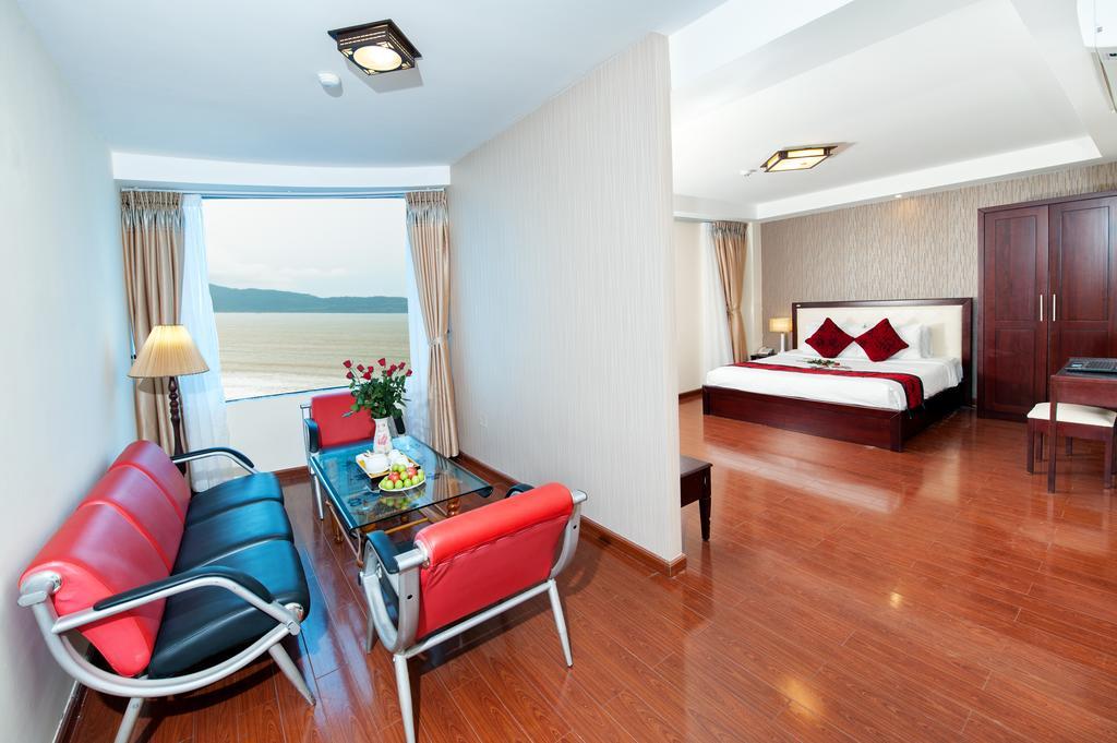 Truong Son Tung 1 - Beautiful Beach Hotel Da Nang Room photo