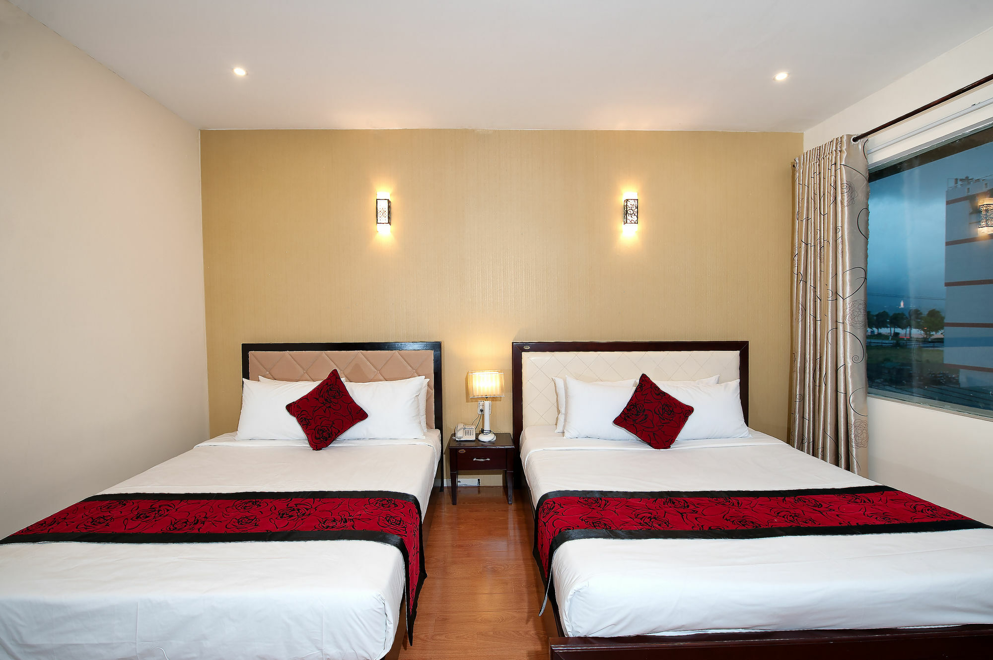 Truong Son Tung 1 - Beautiful Beach Hotel Da Nang Exterior photo